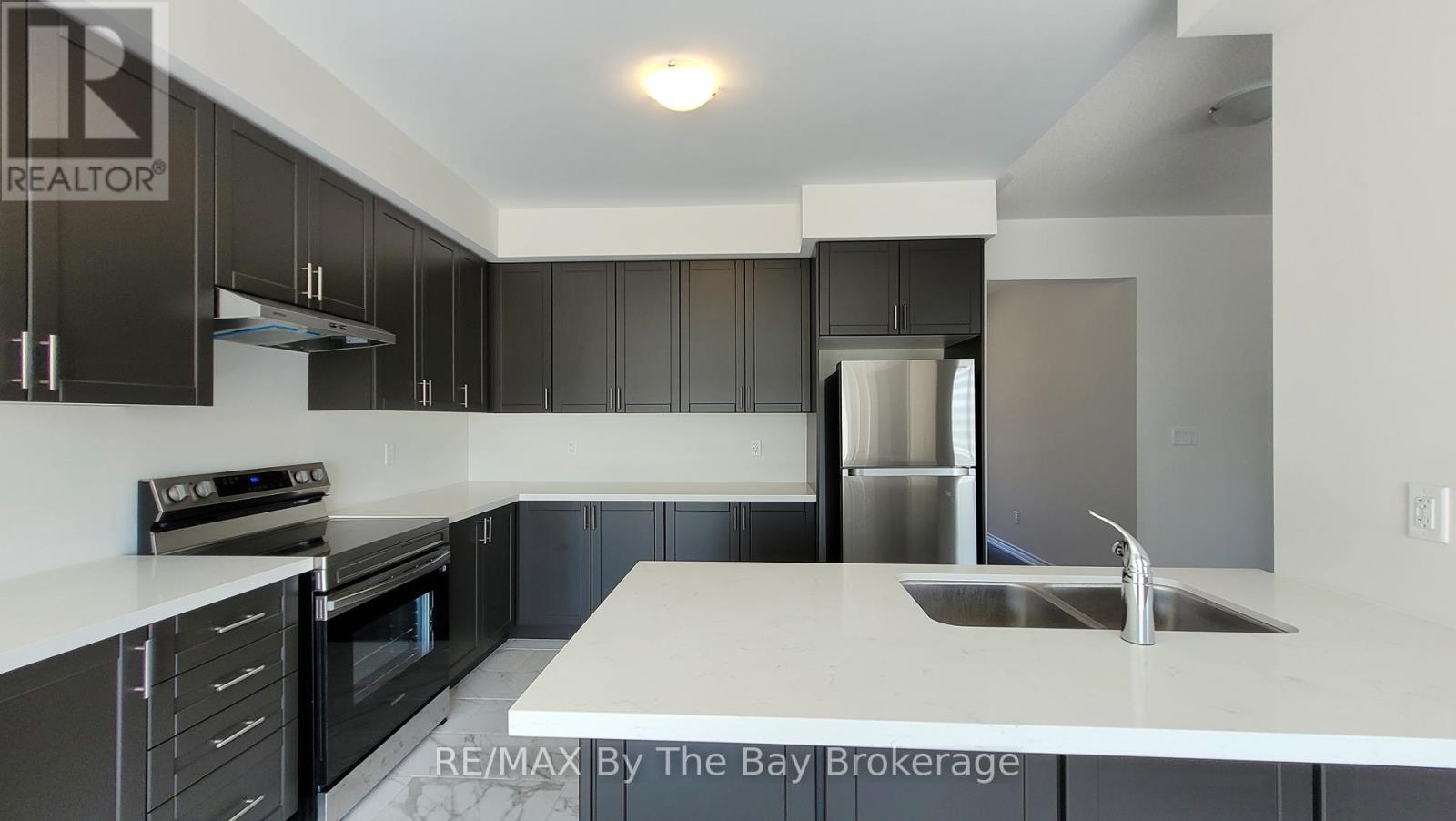 90 Sun Valley Avenue, Wasaga Beach, Ontario L9Z 0H8 - Photo 7 - S12836578