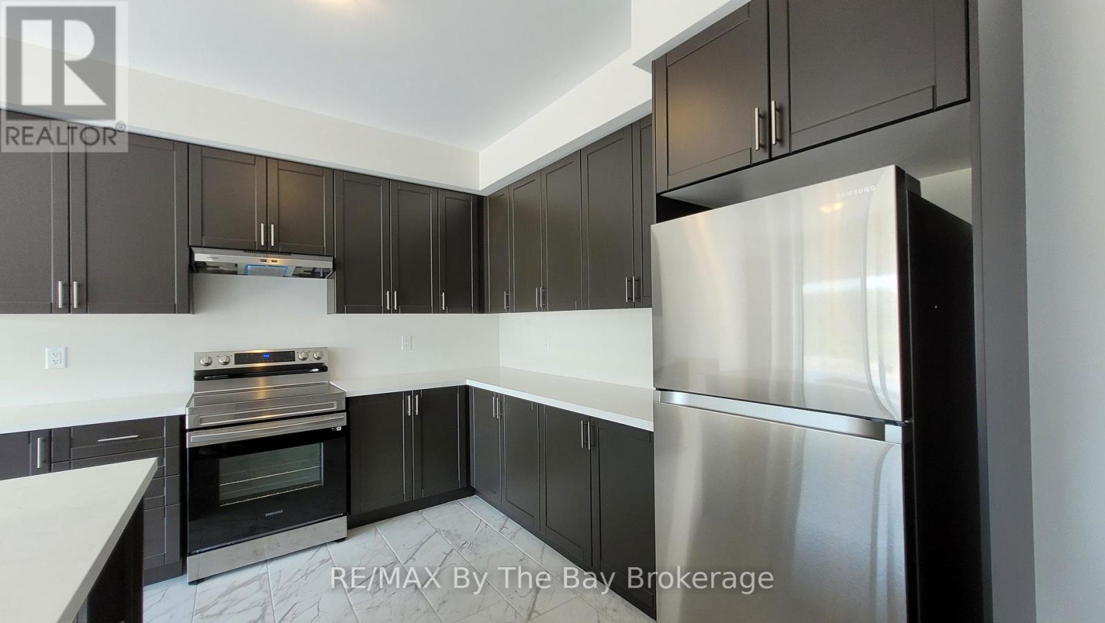 90 Sun Valley Avenue, Wasaga Beach, Ontario L9Z 0H8 - Photo 8 - S12836578