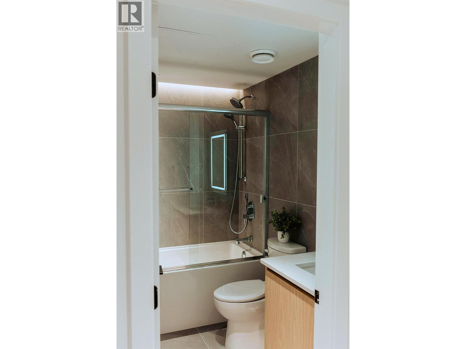 3051 Abbott Street Unit# 305, Kelowna, British Columbia  V1Y 0P1 - Photo 10 - 10370982