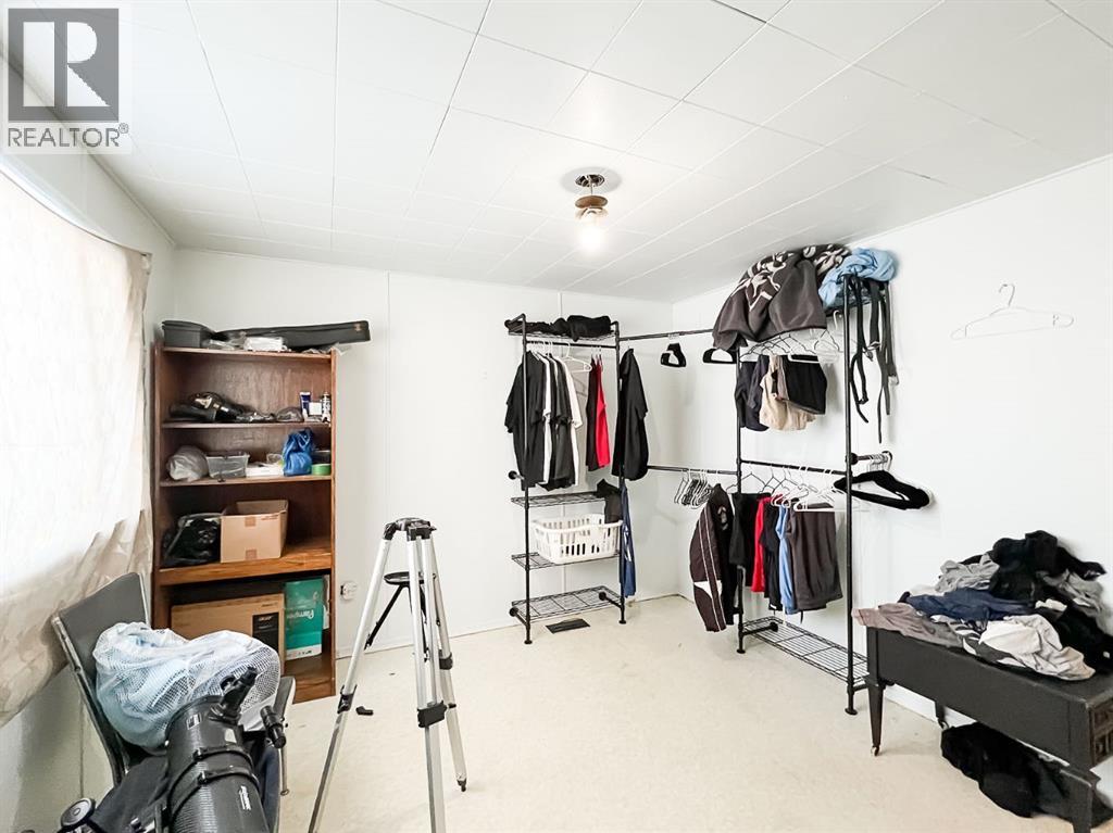 5420 Gravel Avenue, Donnelly, Alberta  T0H 1G0 - Photo 12 - A2273668