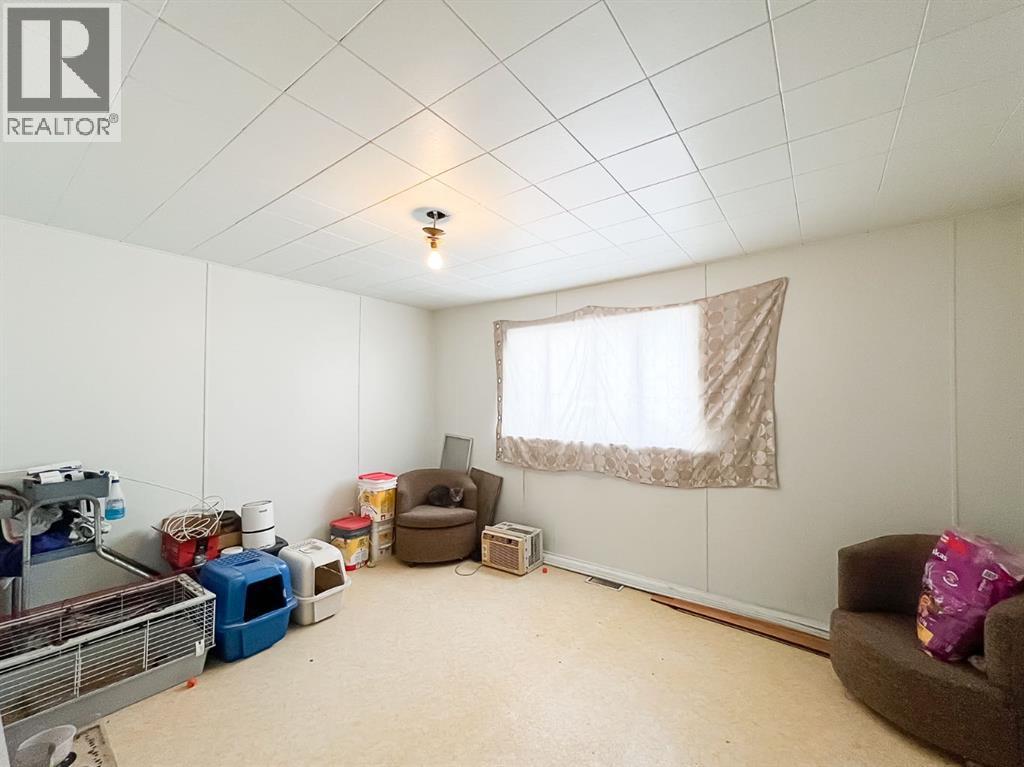 5420 Gravel Avenue, Donnelly, Alberta  T0H 1G0 - Photo 13 - A2273668