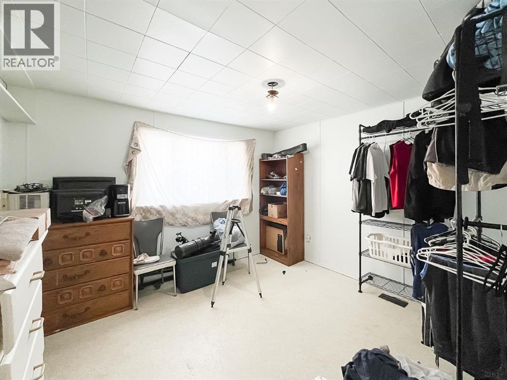 5420 Gravel Avenue, Donnelly, Alberta  T0H 1G0 - Photo 11 - A2273668