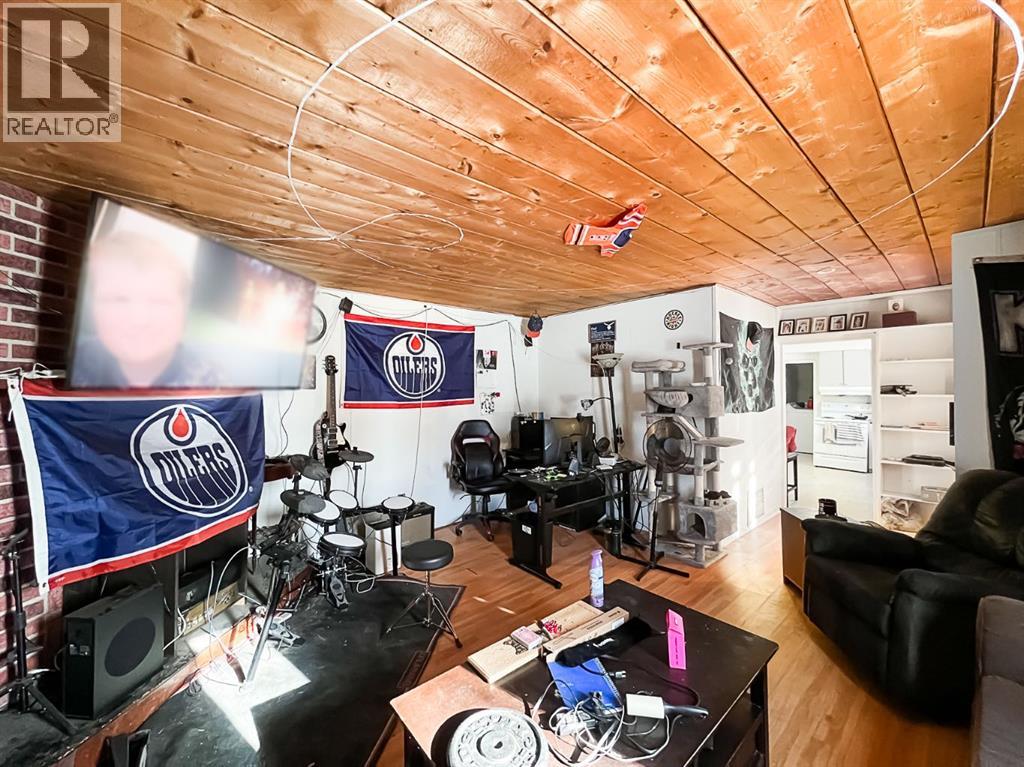 5420 Gravel Avenue, Donnelly, Alberta  T0H 1G0 - Photo 6 - A2273668