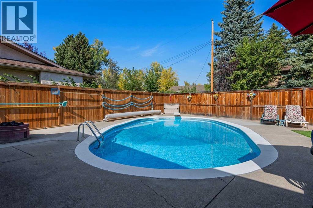 206 Lake Fraser Place Se, Calgary, Alberta  T2J 3T5 - Photo 3 - A2289350