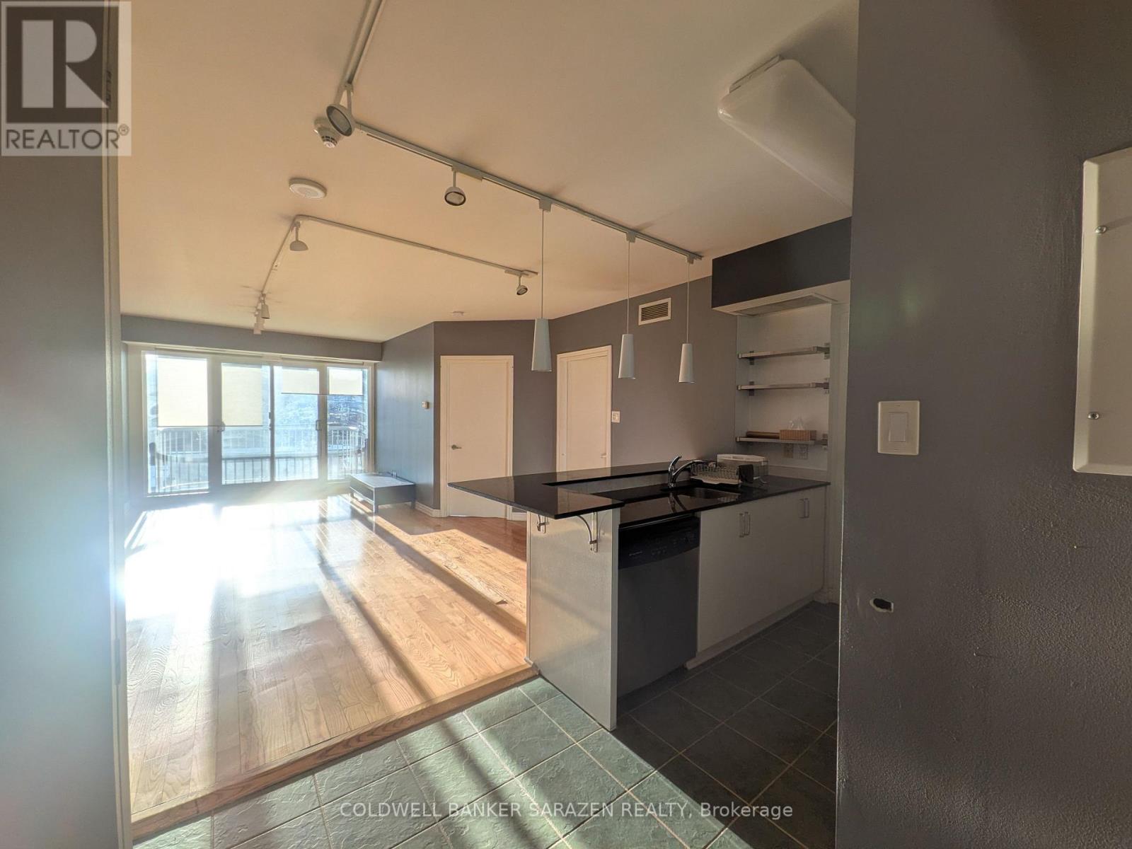 605 - 200 Rideau Street, Ottawa, Ontario K1N 5Y1 - Photo 3 - X12836558