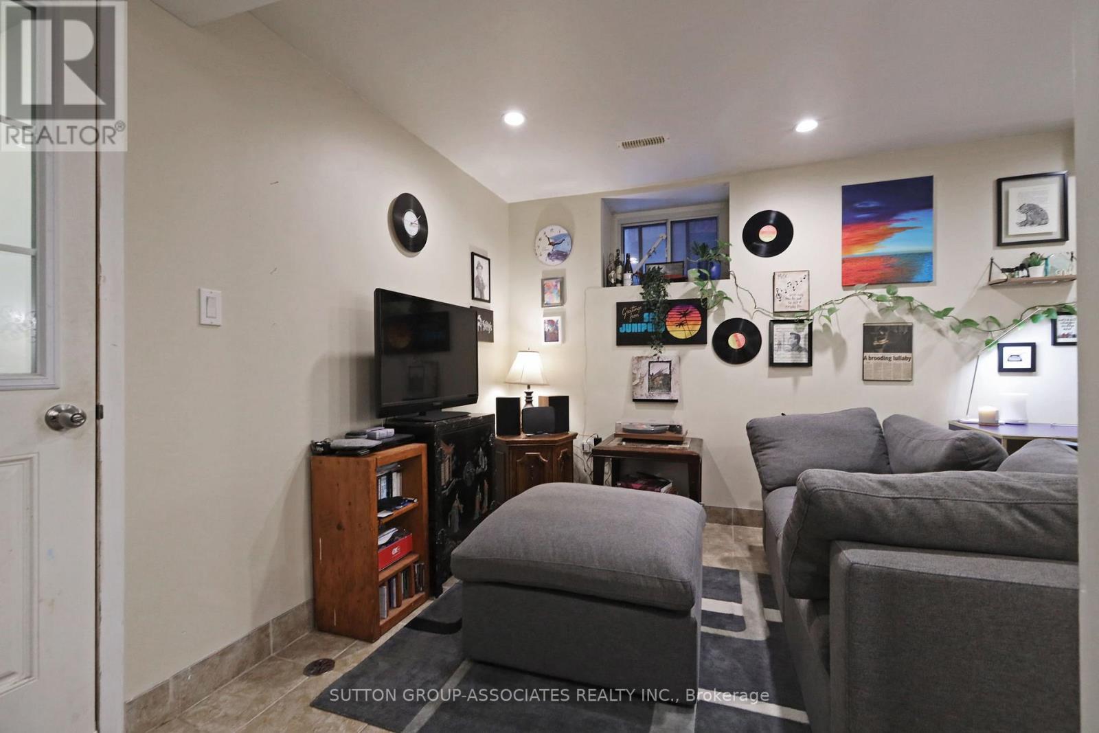 20 Ashdale Avenue, Toronto, Ontario  M4L 2Y7 - Photo 30 - E12836336