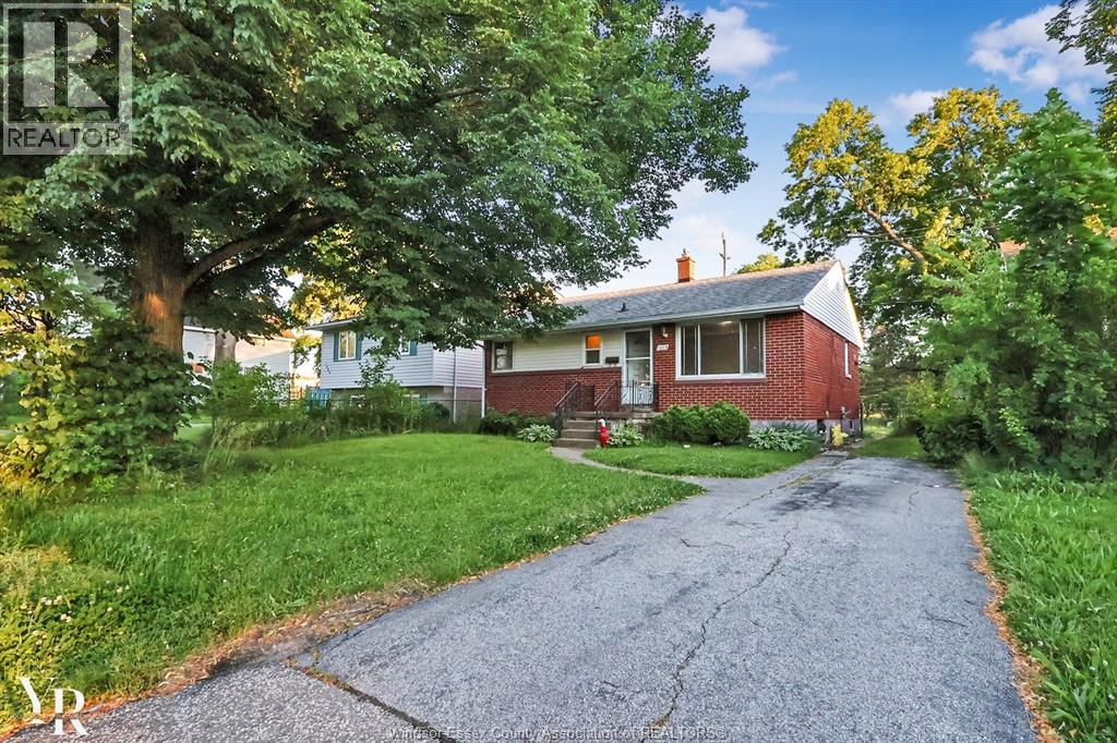 1275 Chappell, Windsor, Ontario N9C 3C8 - Photo 2 - 26004320