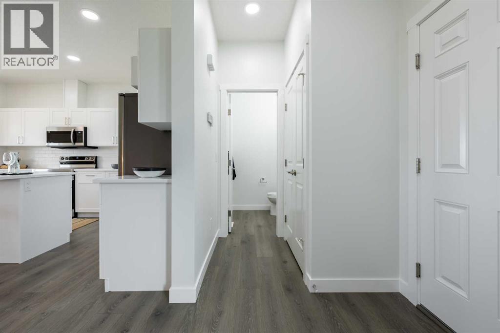 71 Heritage Manor, Cochrane, Alberta  T4C 3K7 - Photo 5 - A2267921