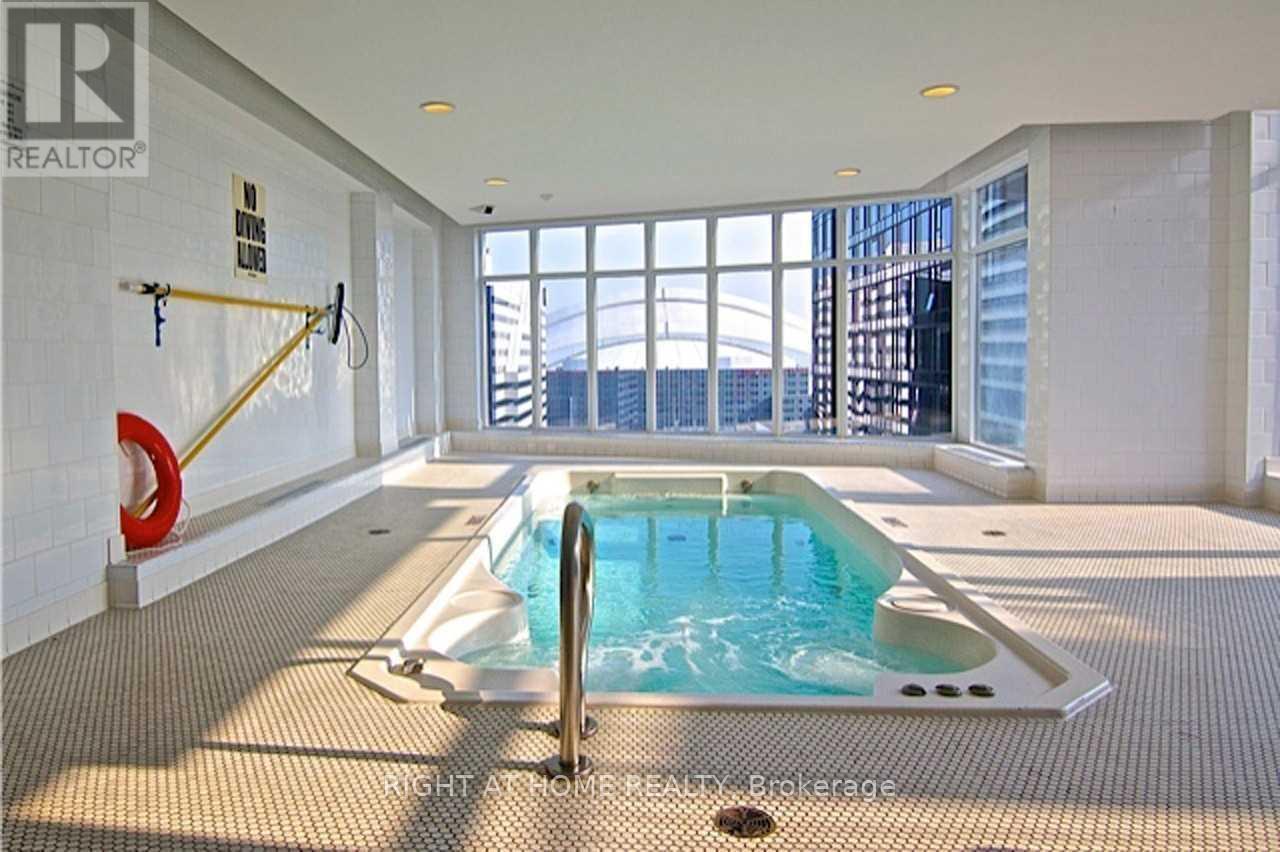 528 - 250 Wellington Street W, Toronto, Ontario  M5V 3P6 - Photo 11 - C12836562