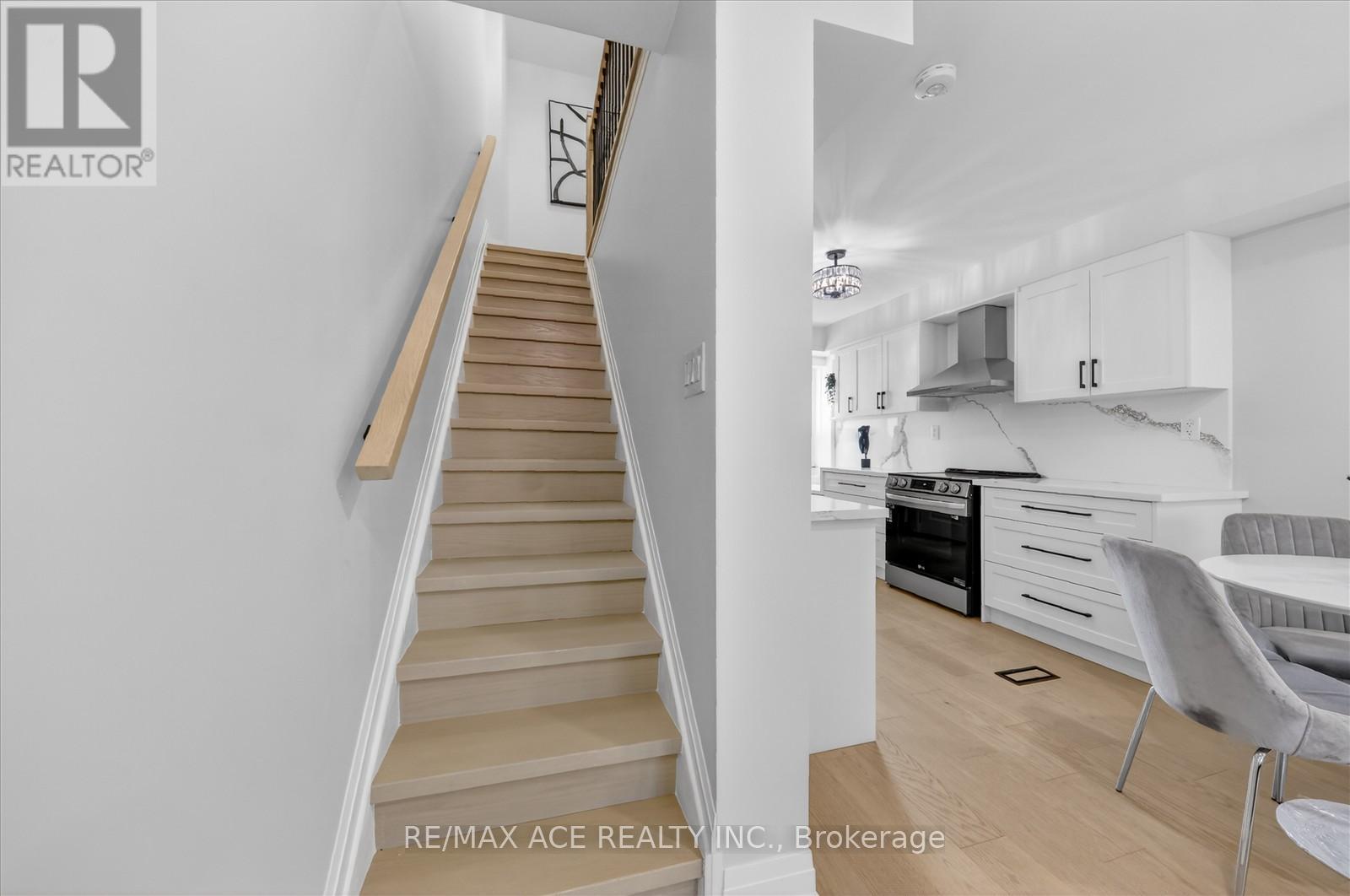 37 Secord Avenue, Toronto, Ontario  M4C 2C4 - Photo 14 - E12836554