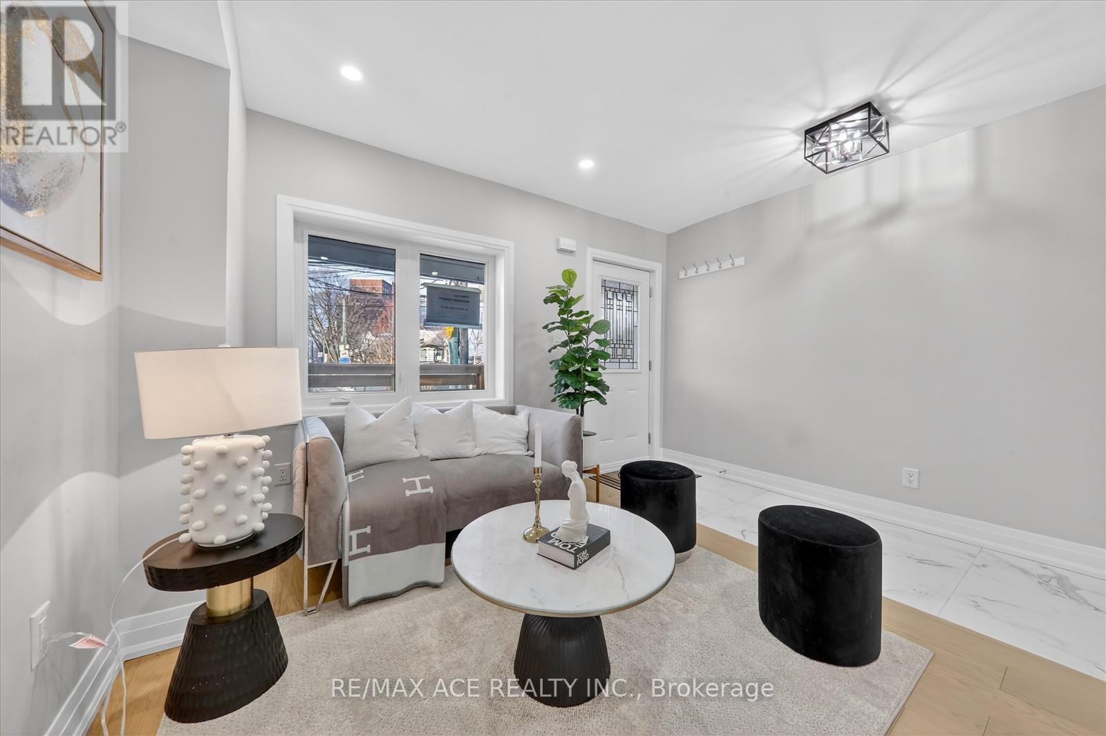 37 Secord Avenue, Toronto, Ontario  M4C 2C4 - Photo 8 - E12836554