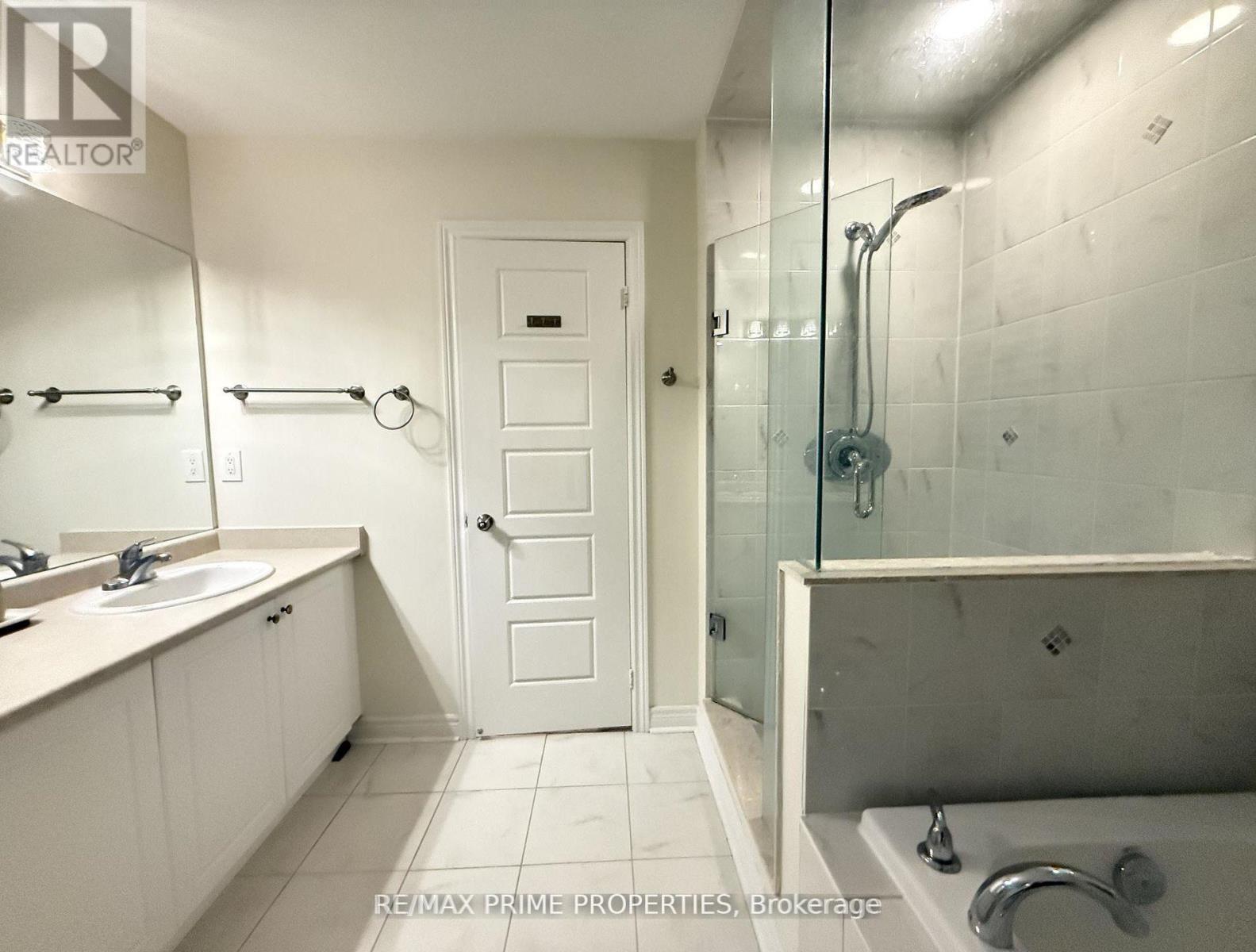 389 William Forster Road, Markham, Ontario  L6B 0X5 - Photo 18 - N12836550