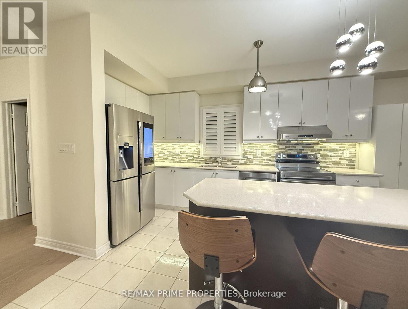 389 William Forster Road, Markham, Ontario  L6B 0X5 - Photo 8 - N12836550