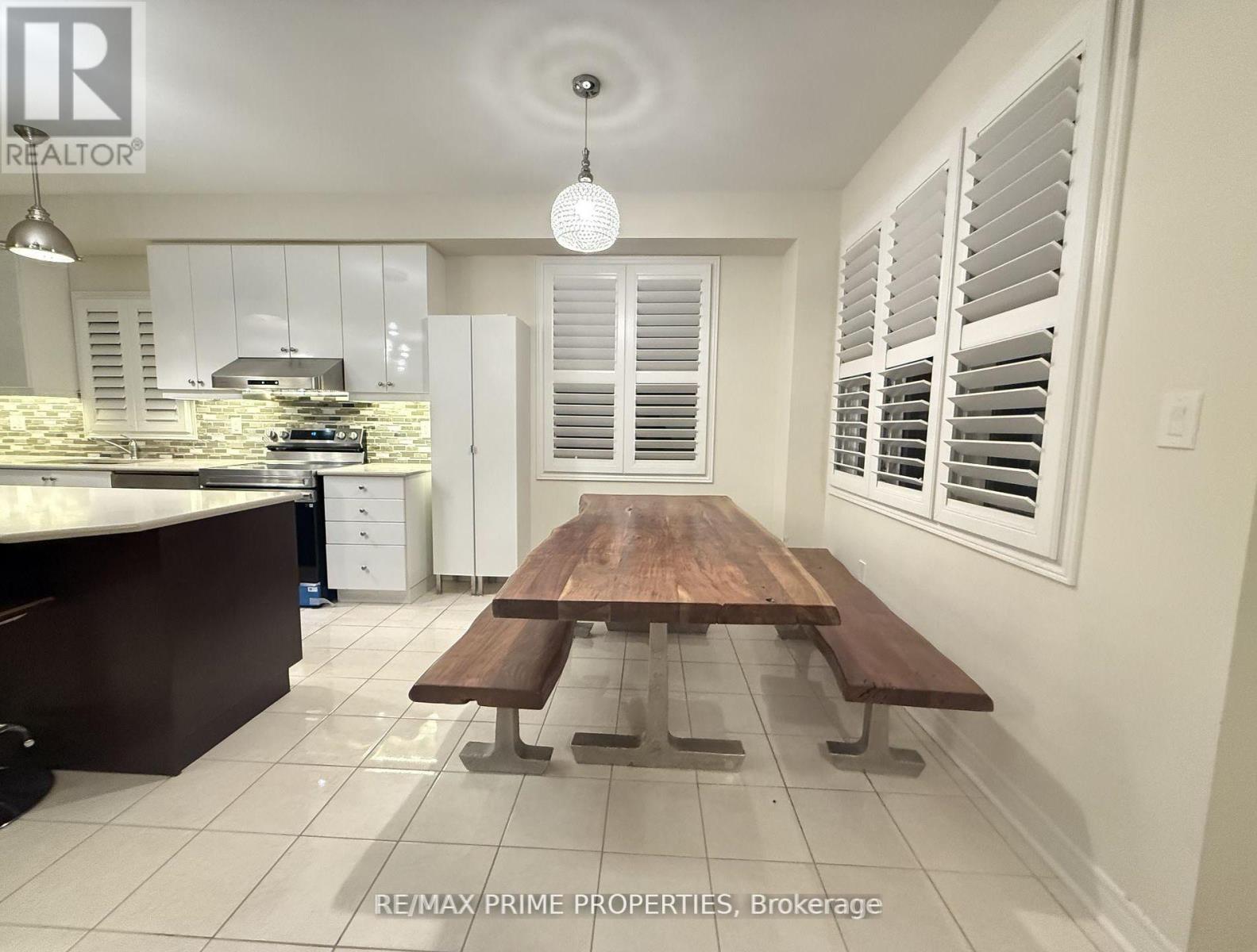 389 William Forster Road, Markham, Ontario  L6B 0X5 - Photo 9 - N12836550