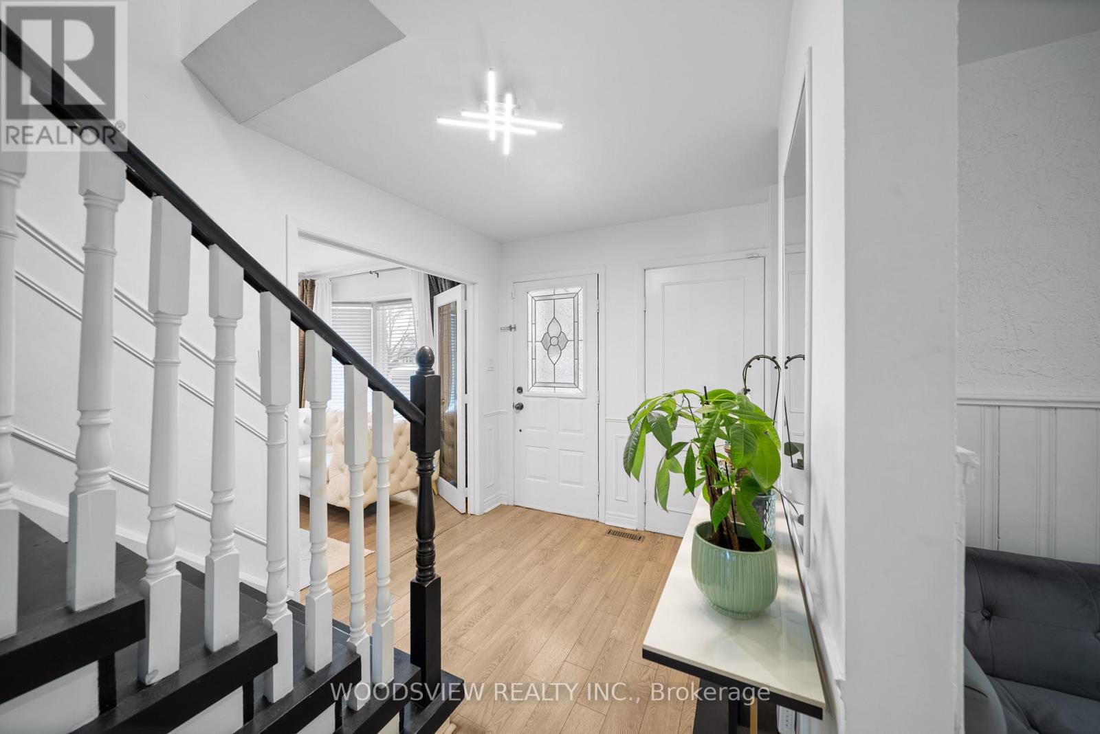 29 Misty Moor Drive, Richmond Hill, Ontario  L4C 6P9 - Photo 6 - N12836564