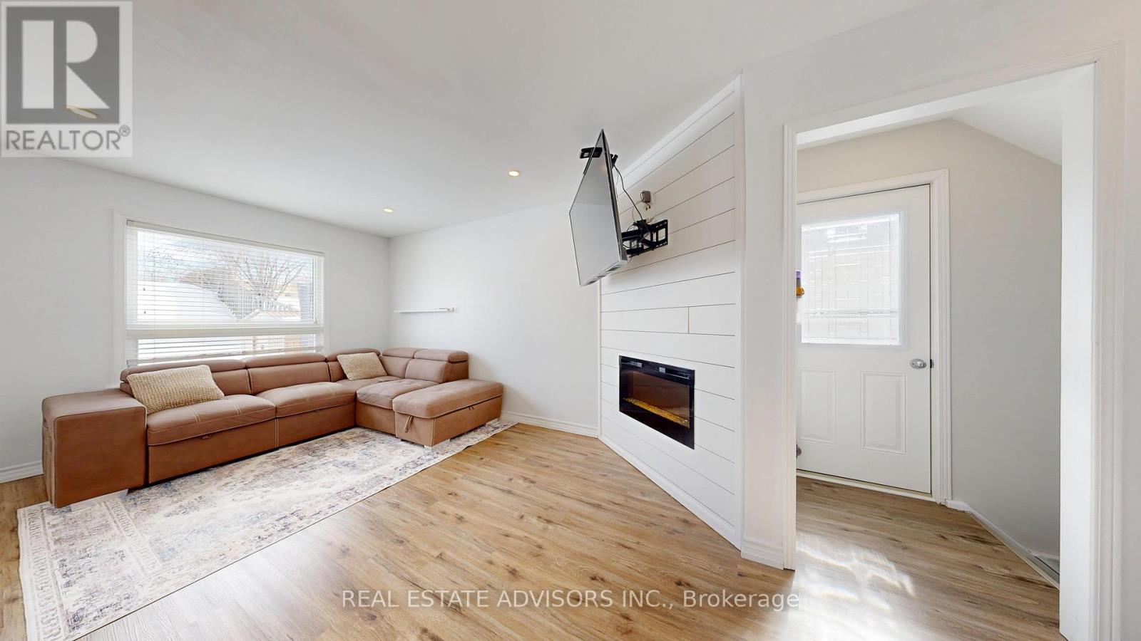 11 Hammell Boulevard, New Tecumseth, Ontario  L0G 1W0 - Photo 2 - N12836612