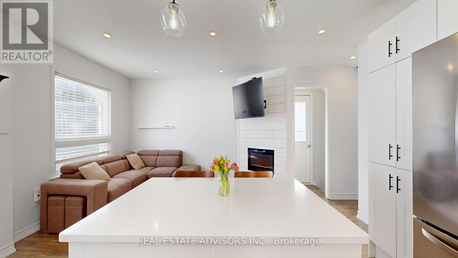 11 Hammell Boulevard, New Tecumseth, Ontario  L0G 1W0 - Photo 3 - N12836612