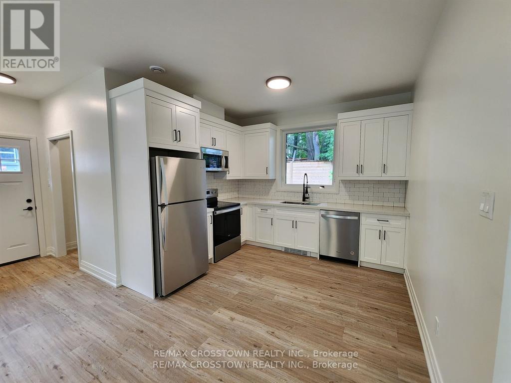 Gdn Ste - 120 Dundonald Street, Barrie, Ontario  L4M 3T6 - Photo 4 - S12836592