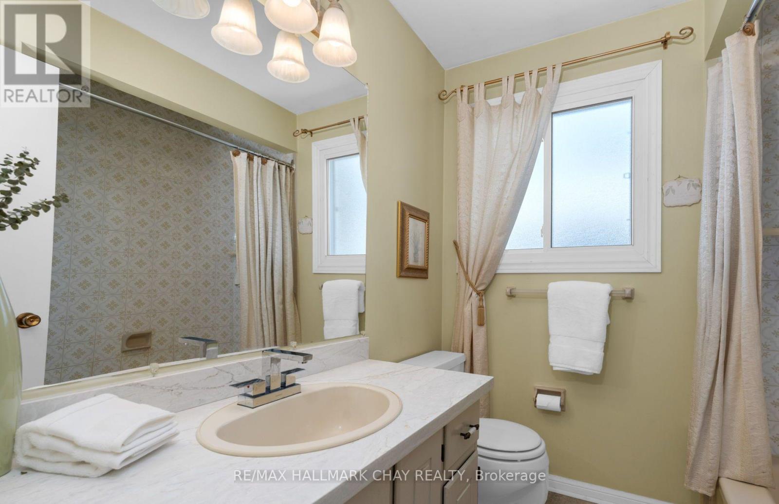 13 Grand Place, Barrie (Allandale Heights), Ontario  L4N 4Y3 - Photo 10 - S12836614