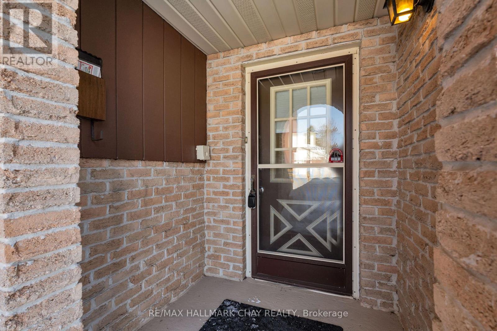 13 Grand Place, Barrie (Allandale Heights), Ontario  L4N 4Y3 - Photo 2 - S12836614