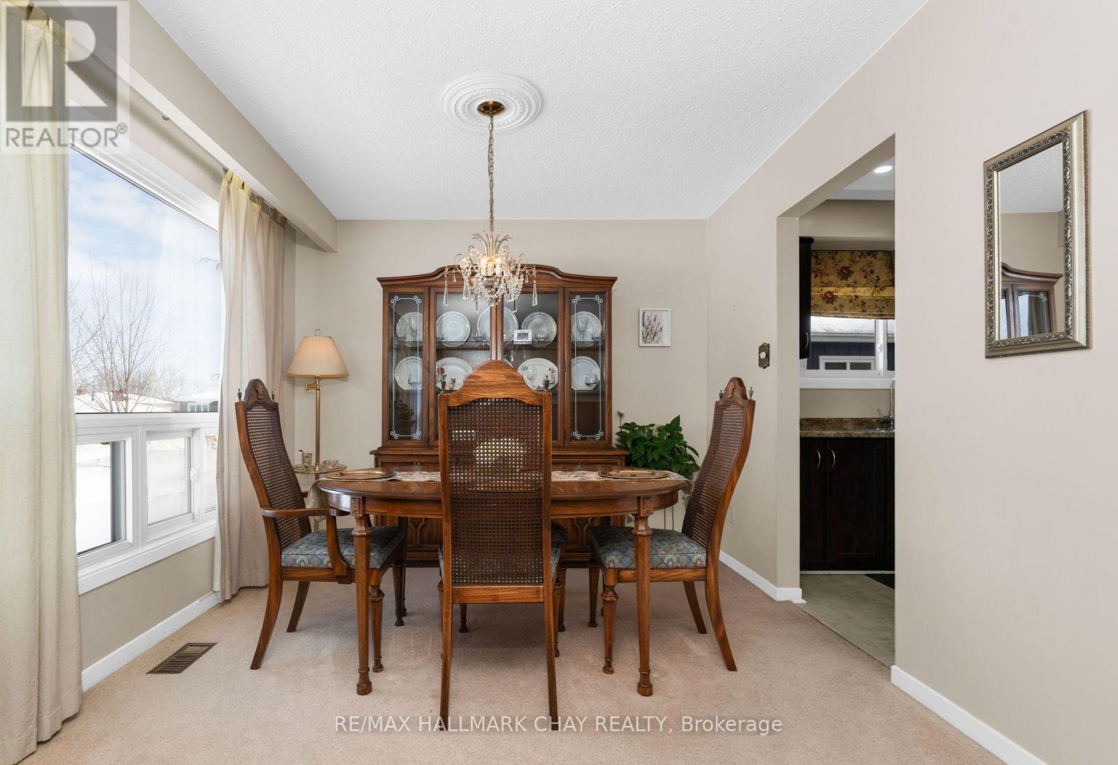 13 Grand Place, Barrie (Allandale Heights), Ontario  L4N 4Y3 - Photo 6 - S12836614