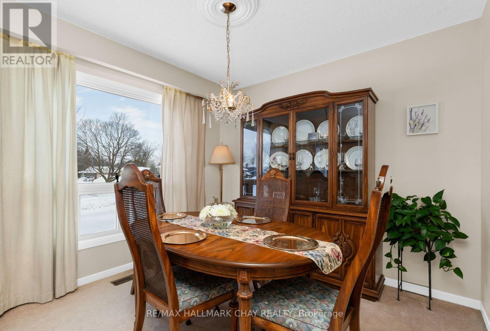 13 Grand Place, Barrie (Allandale Heights), Ontario  L4N 4Y3 - Photo 7 - S12836614
