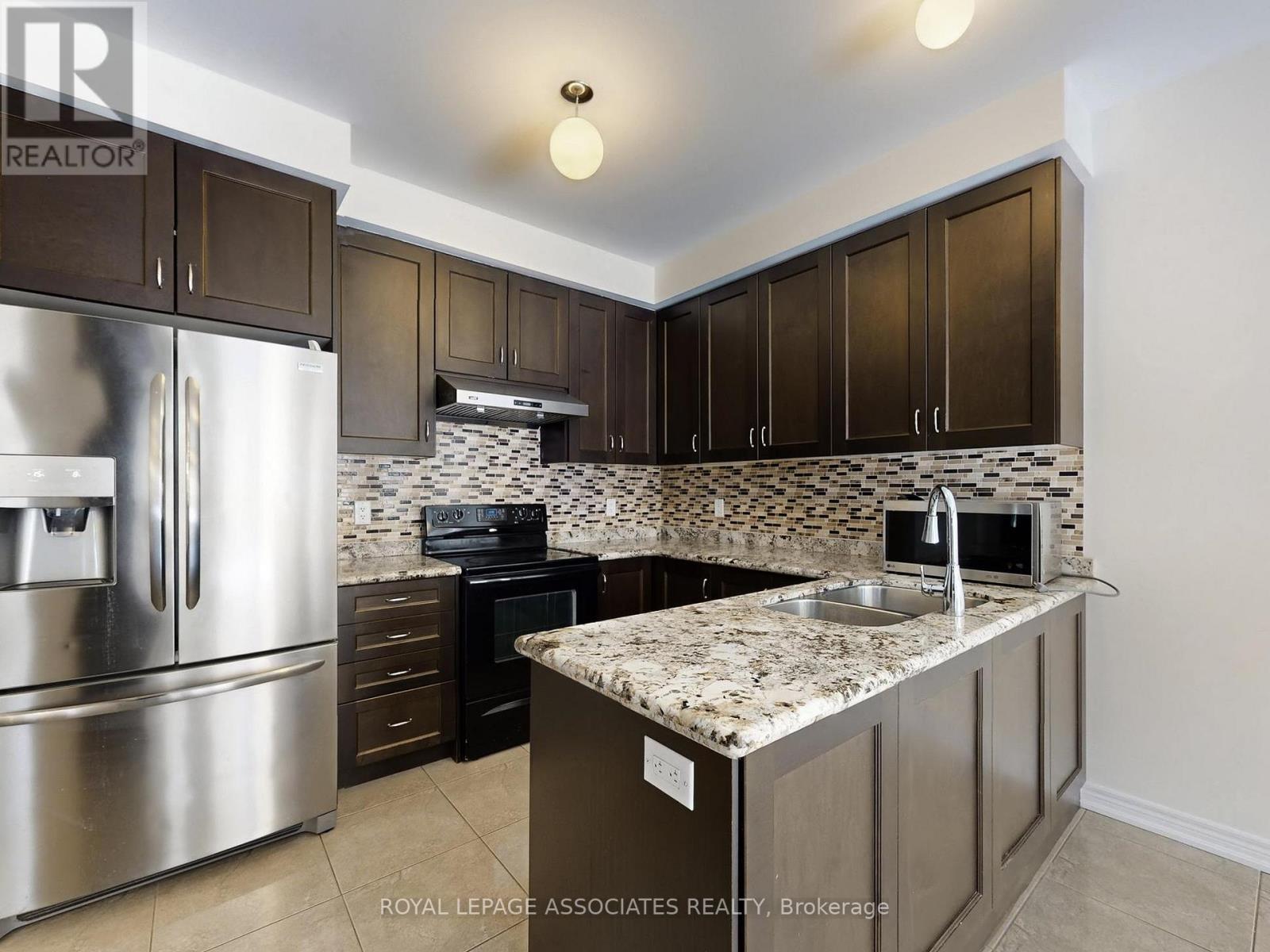 10 Lloyd Crescent, Brampton, Ontario  L7A 4J5 - Photo 13 - W12836552