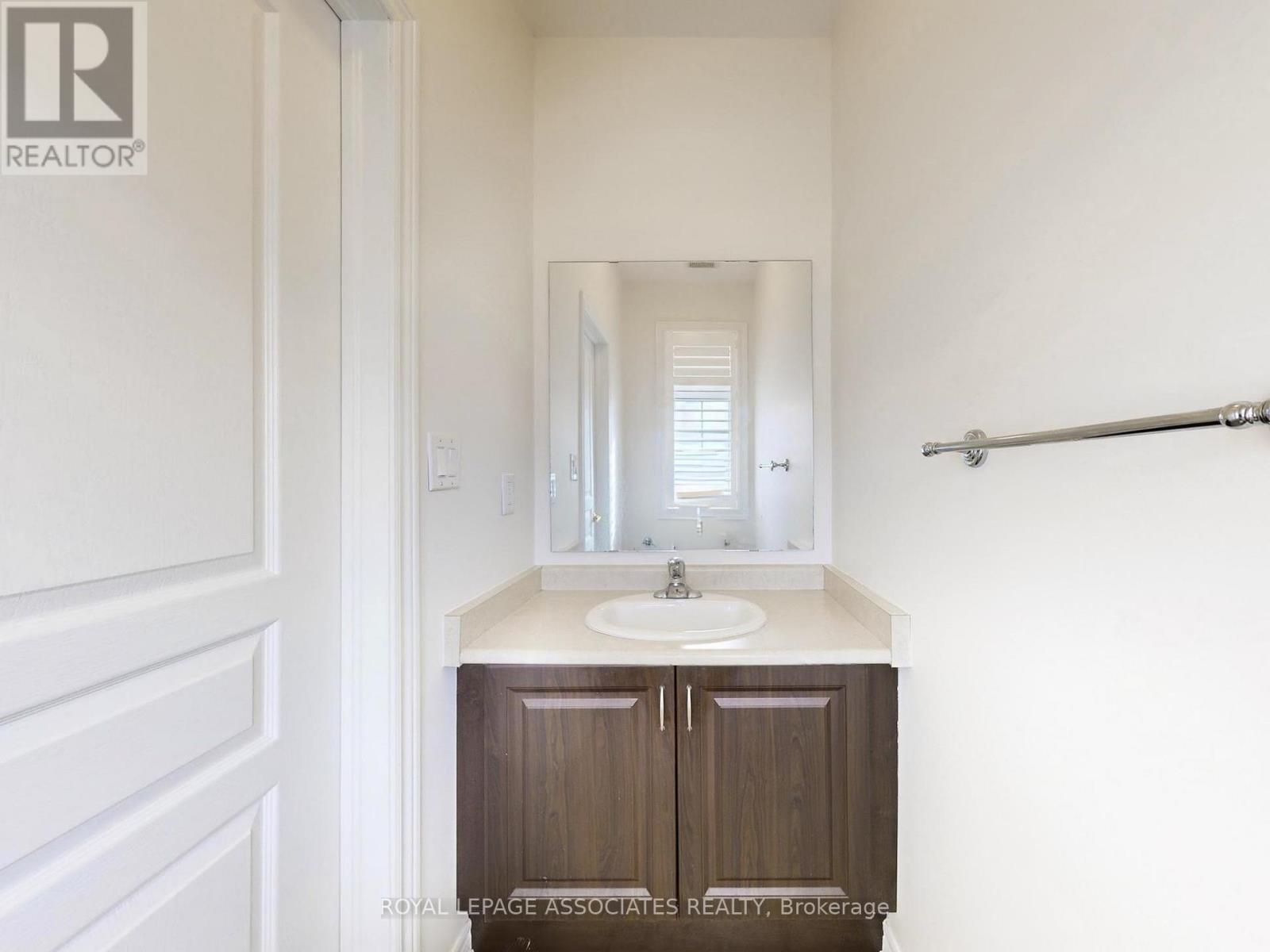 10 Lloyd Crescent, Brampton, Ontario  L7A 4J5 - Photo 21 - W12836552