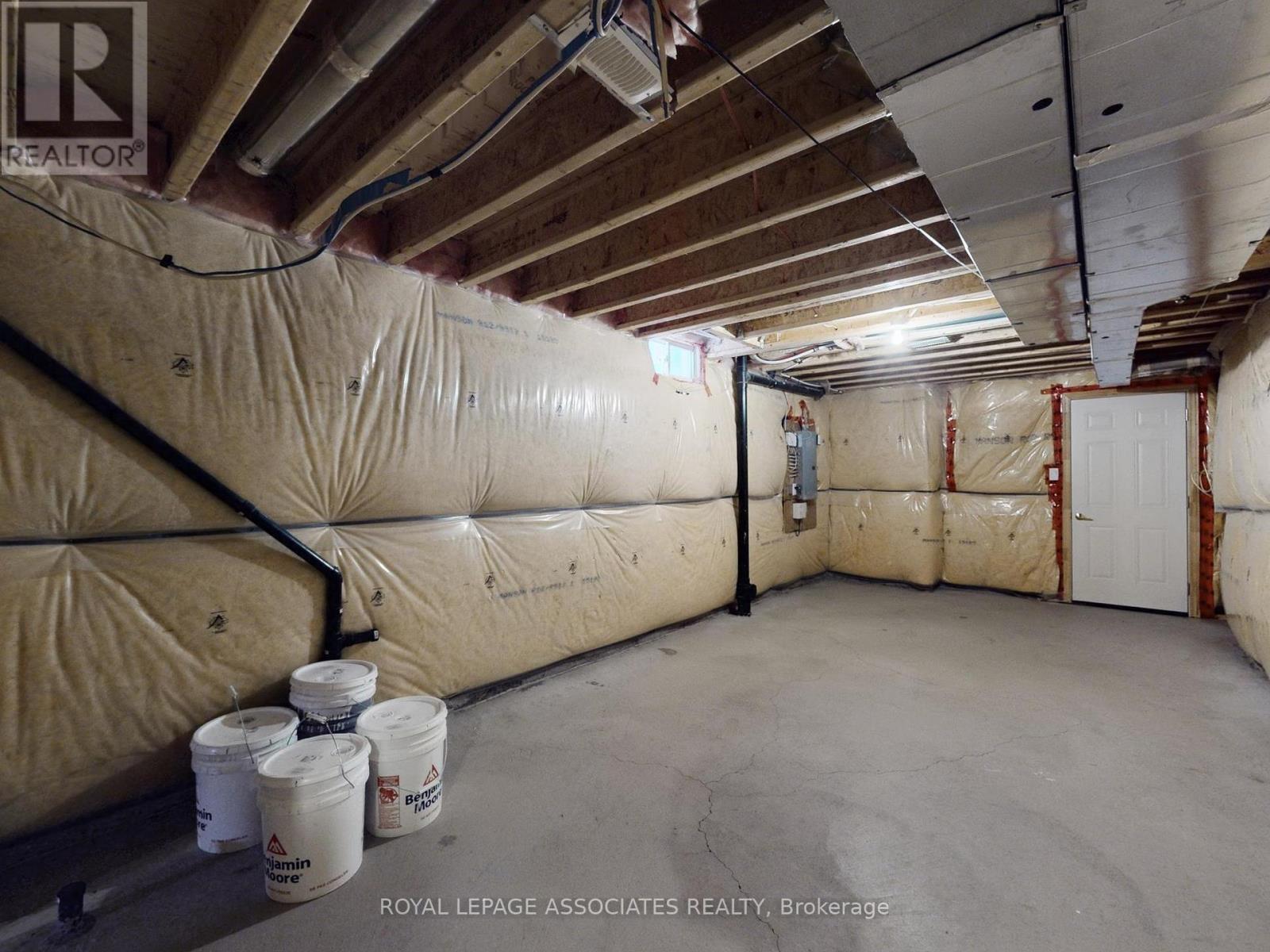 10 Lloyd Crescent, Brampton, Ontario  L7A 4J5 - Photo 38 - W12836552