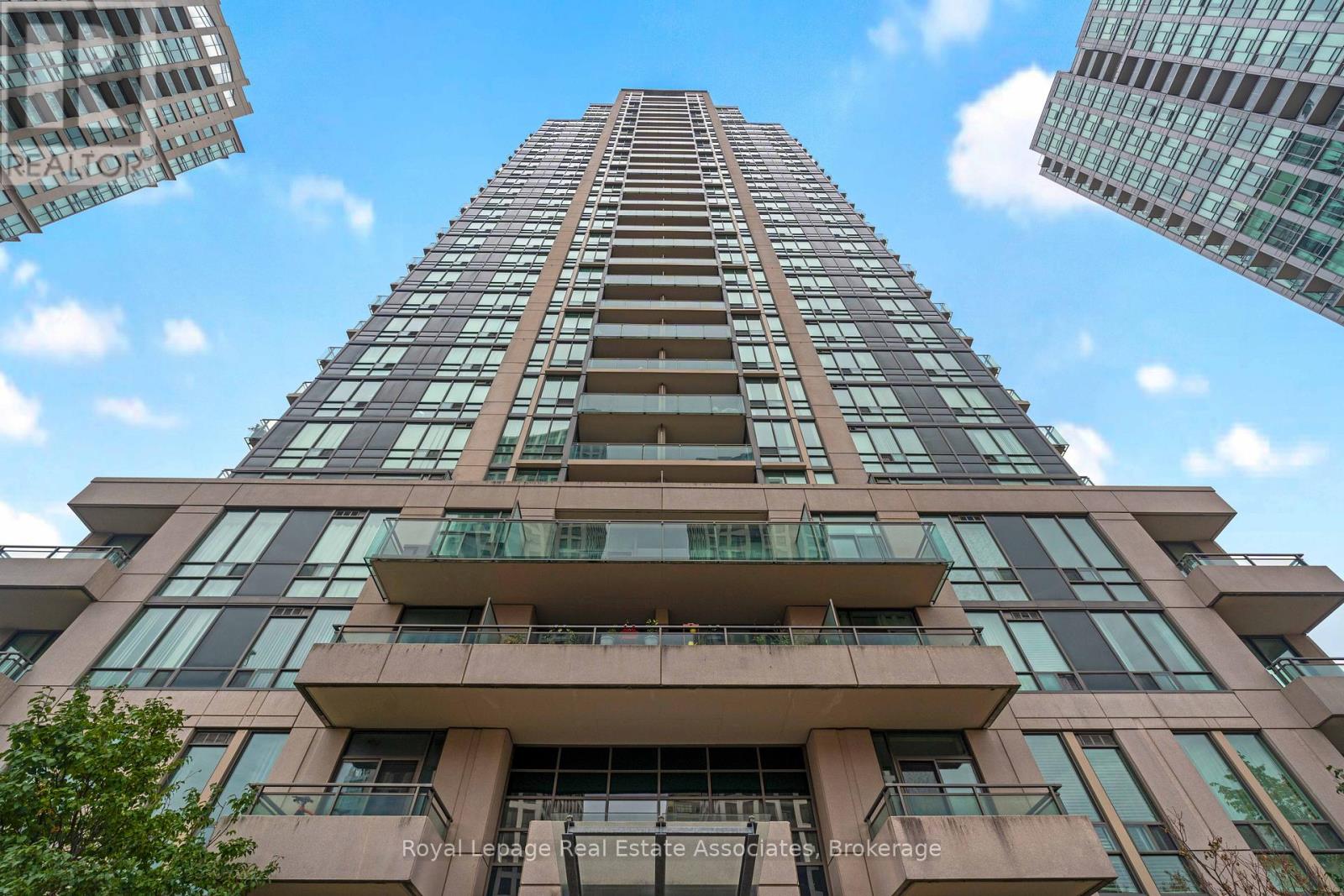 1106 - 3515 Kariya Drive, Mississauga, Ontario  L5B 0C1 - Photo 2 - W12836608