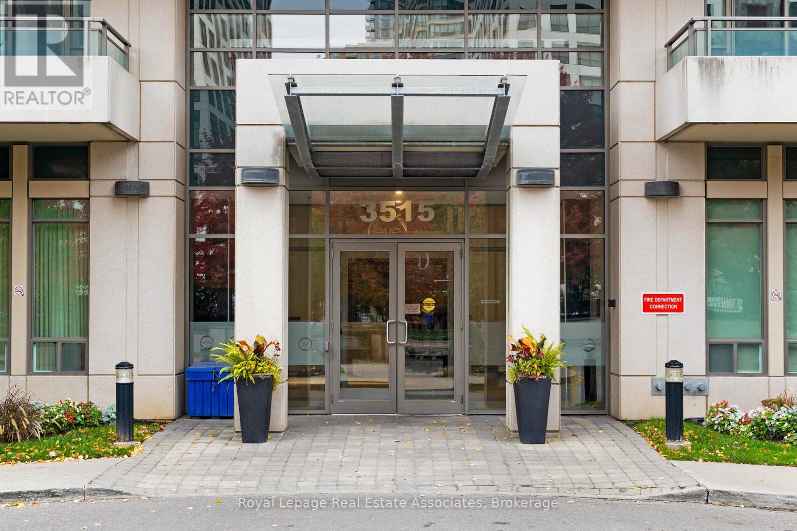 1106 - 3515 Kariya Drive, Mississauga, Ontario  L5B 0C1 - Photo 4 - W12836608