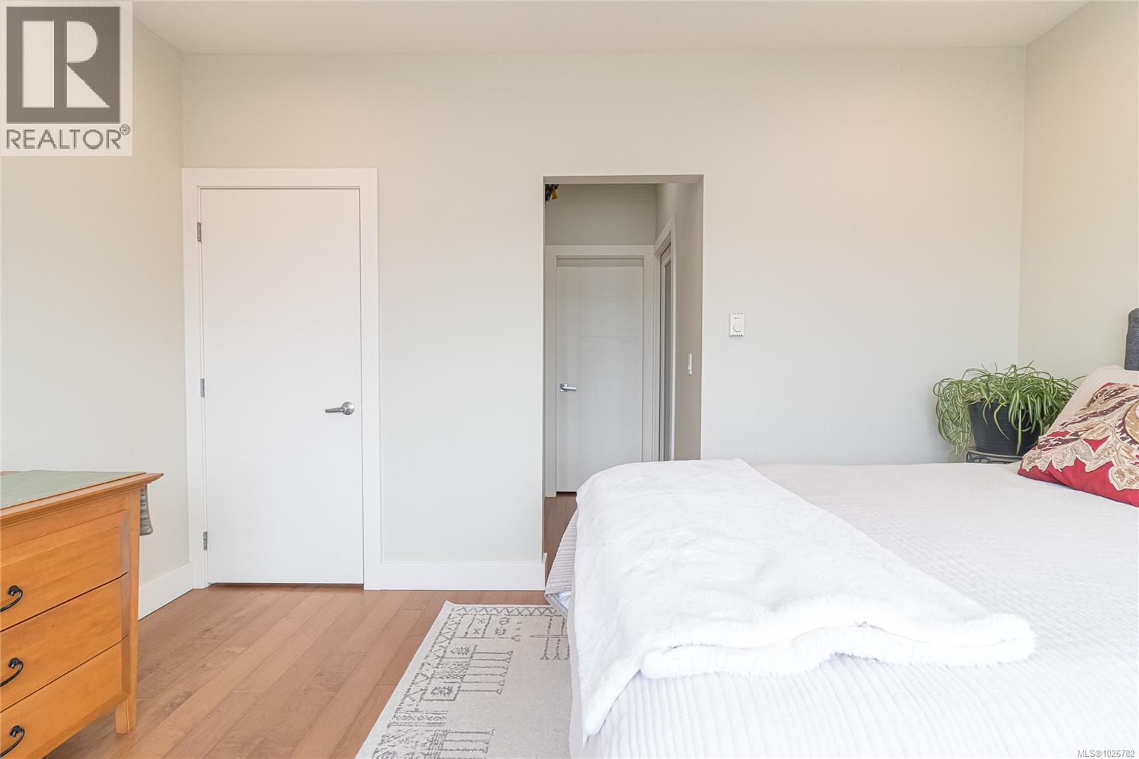 9710 Fifth St, Sidney, British Columbia  V8V 0B3 - Photo 15 - 1026782