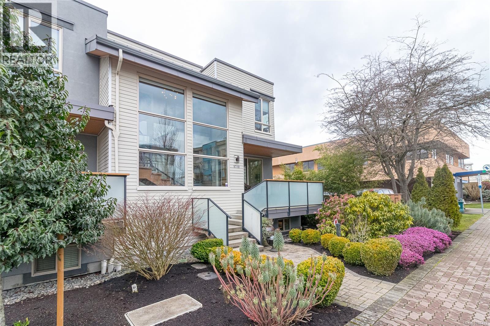 9710 Fifth St, Sidney, British Columbia  V8V 0B3 - Photo 27 - 1026782