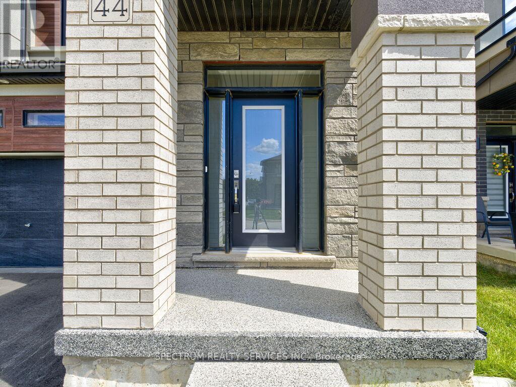 44 Dennis Avenue, Brantford, Ontario  N3V 0B9 - Photo 5 - X12836600