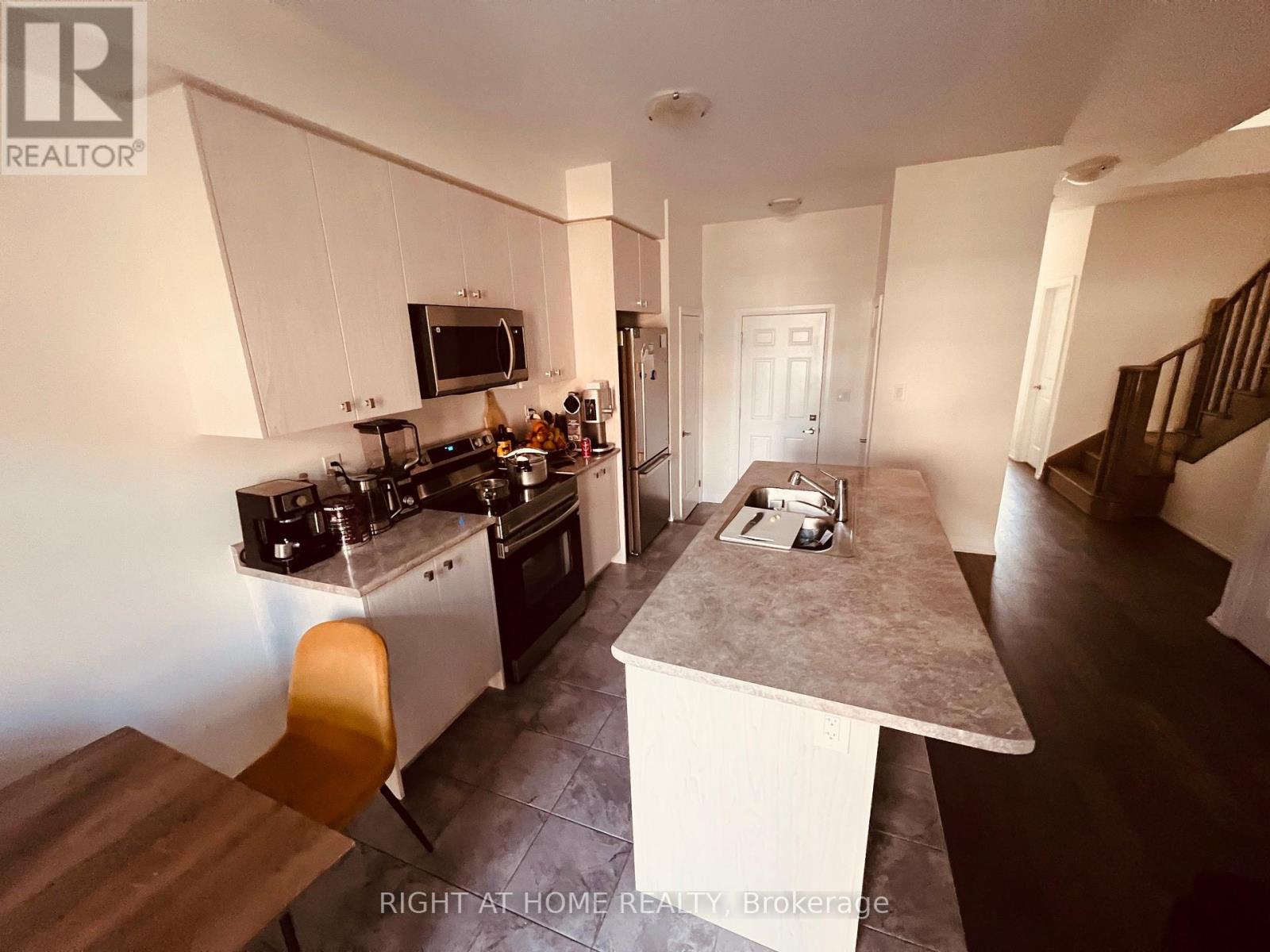 12 Lonsdale Road, Haldimand, Ontario  N3W 0J7 - Photo 3 - X12836604