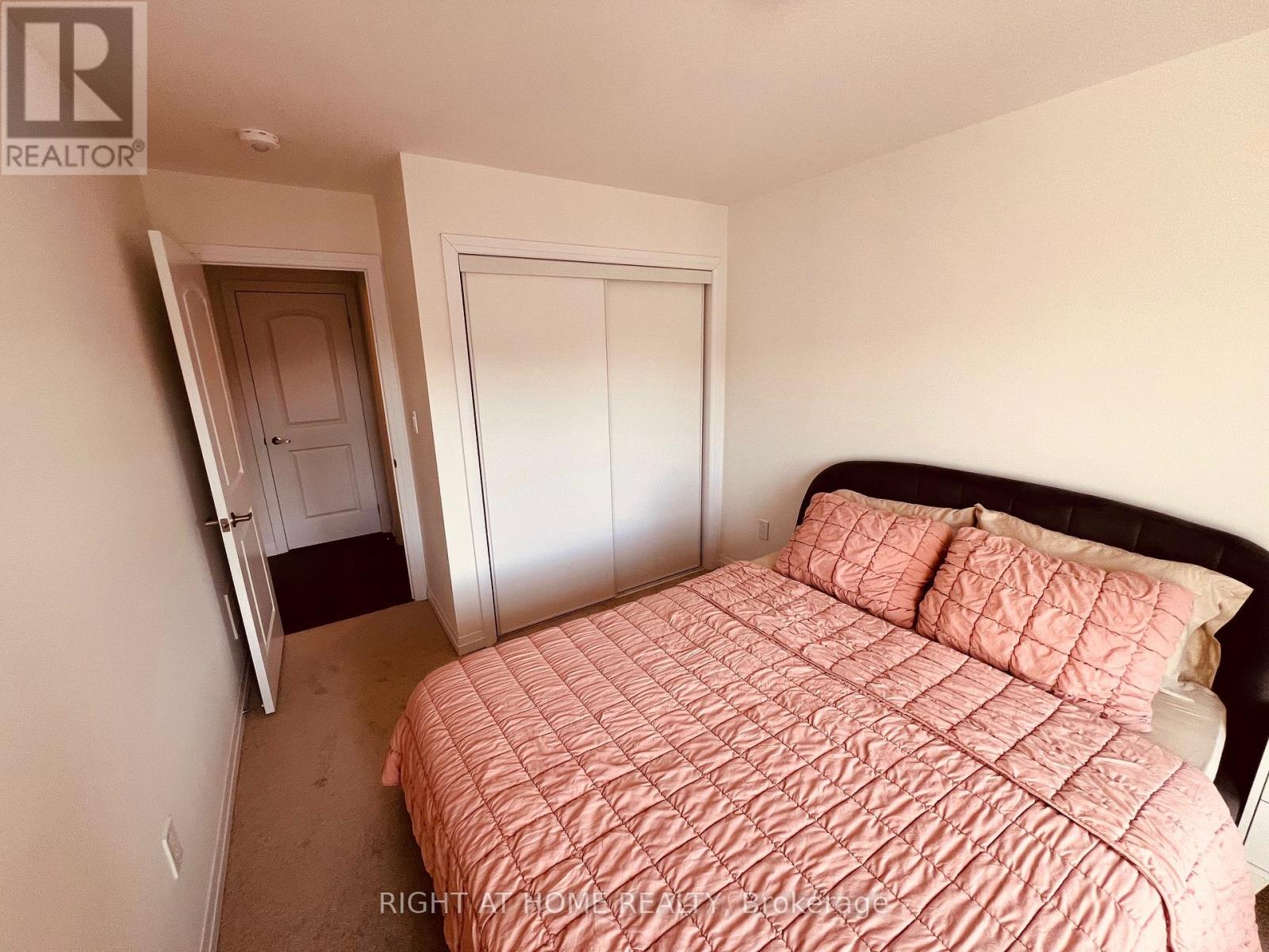 12 Lonsdale Road, Haldimand, Ontario  N3W 0J7 - Photo 7 - X12836604