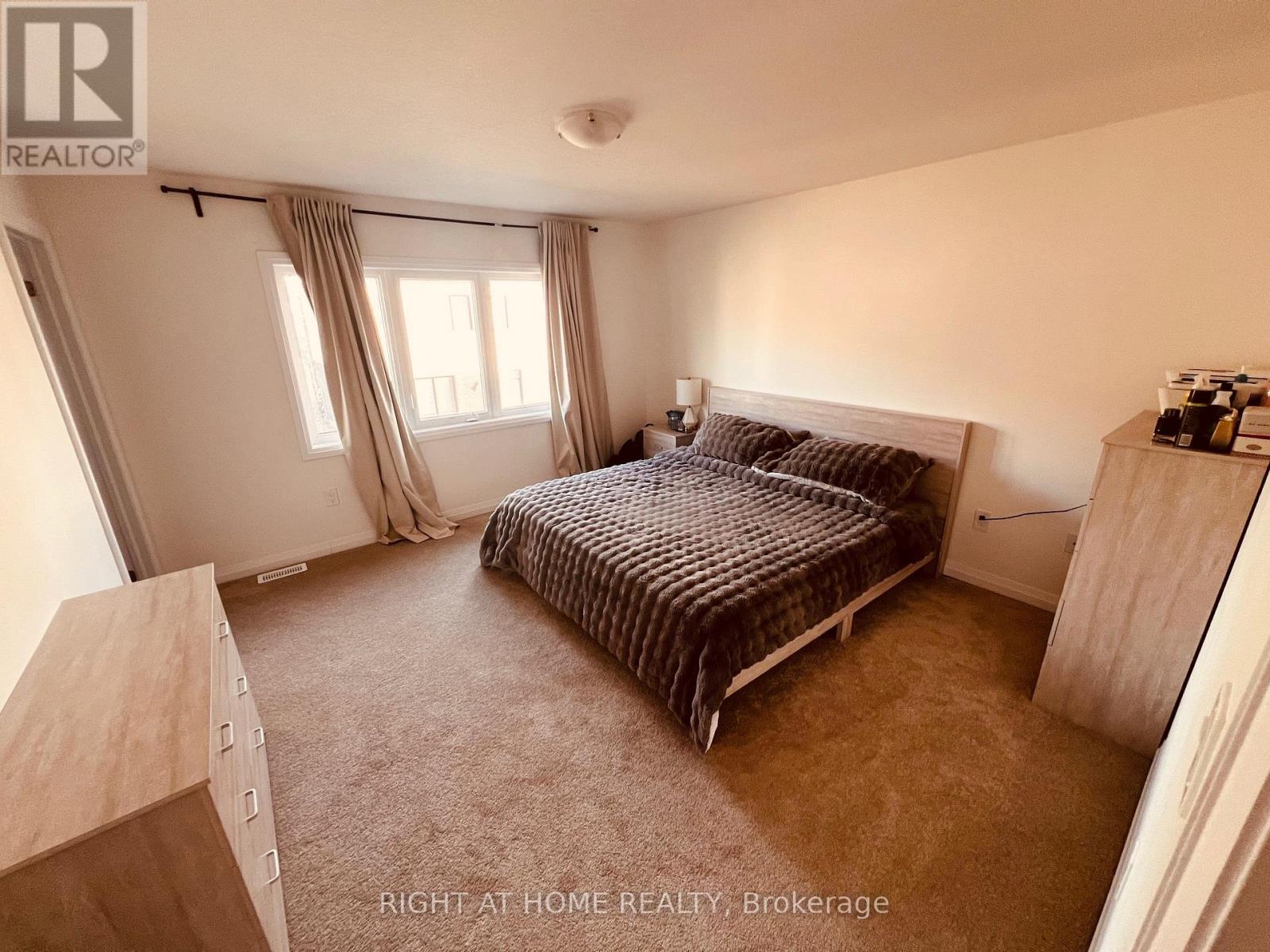 12 Lonsdale Road, Haldimand, Ontario  N3W 0J7 - Photo 9 - X12836604