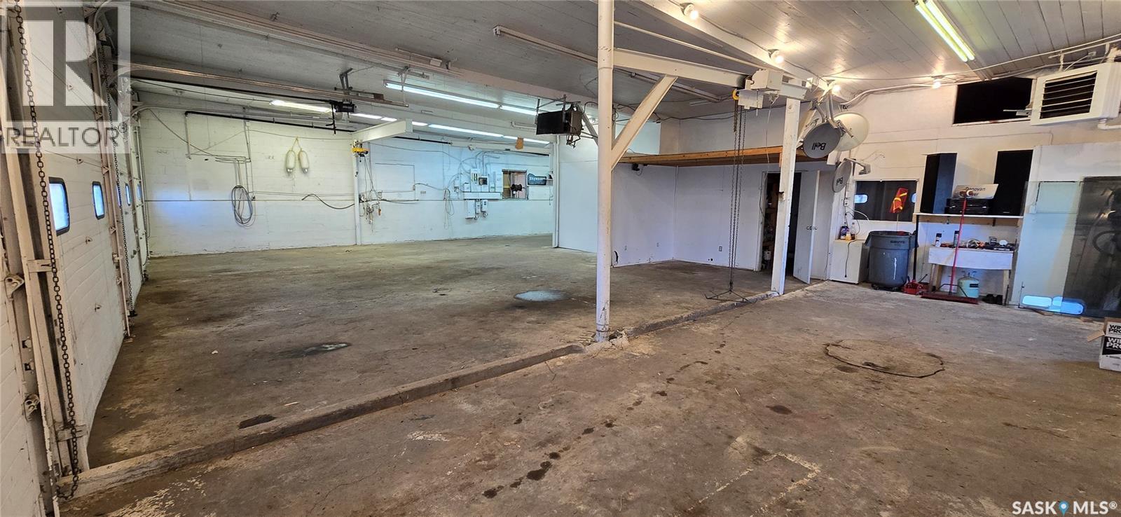 218 3rd Street, Estevan, Saskatchewan  S4A 0N7 - Photo 4 - SK029532