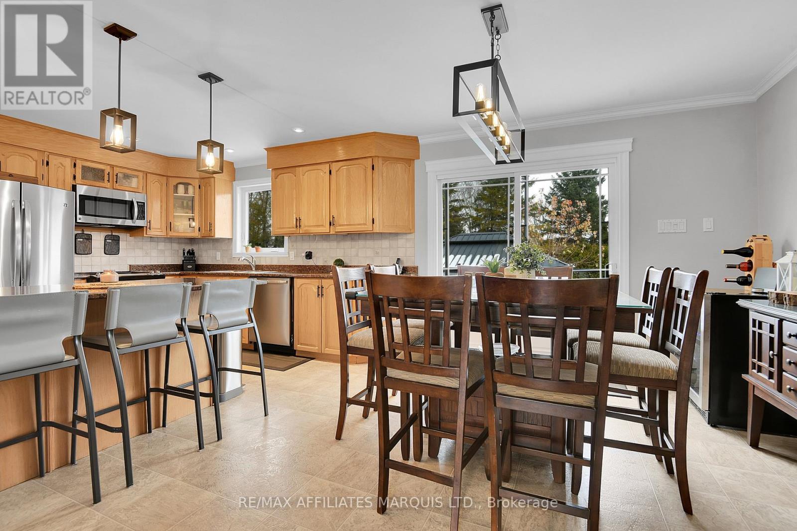 20391 Park Crescent, South Glengarry, Ontario K0C 1L0 - Photo 12 - X12836702