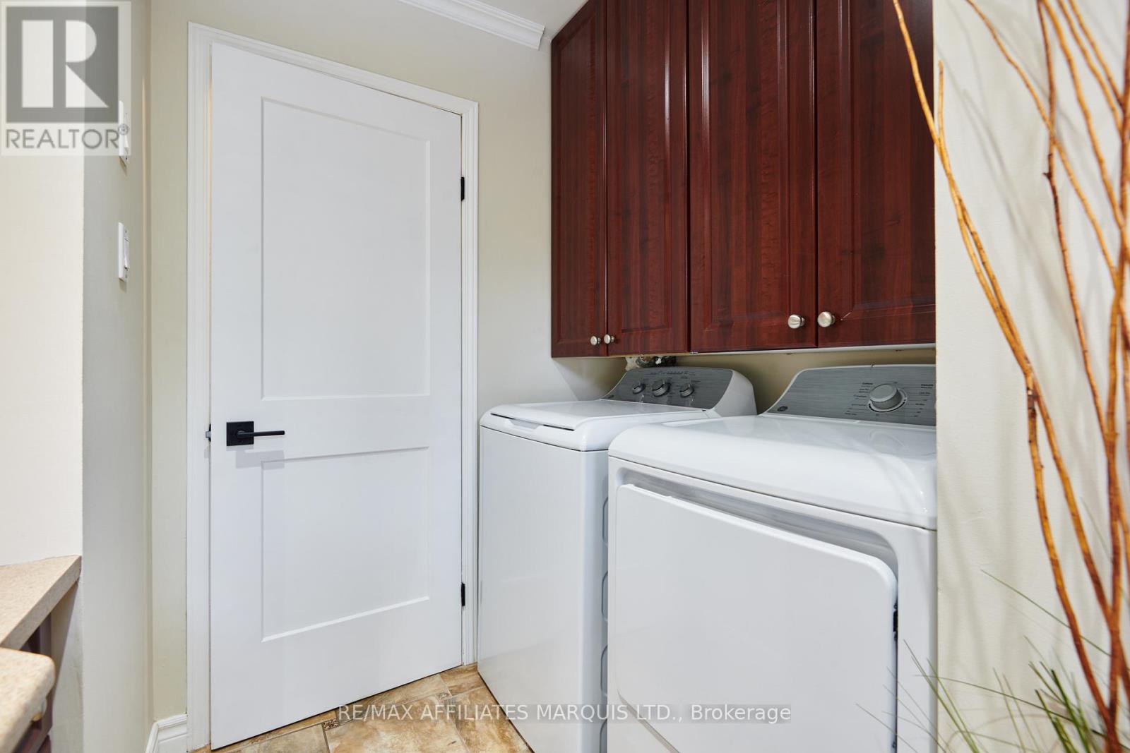 20391 Park Crescent, South Glengarry, Ontario K0C 1L0 - Photo 15 - X12836702