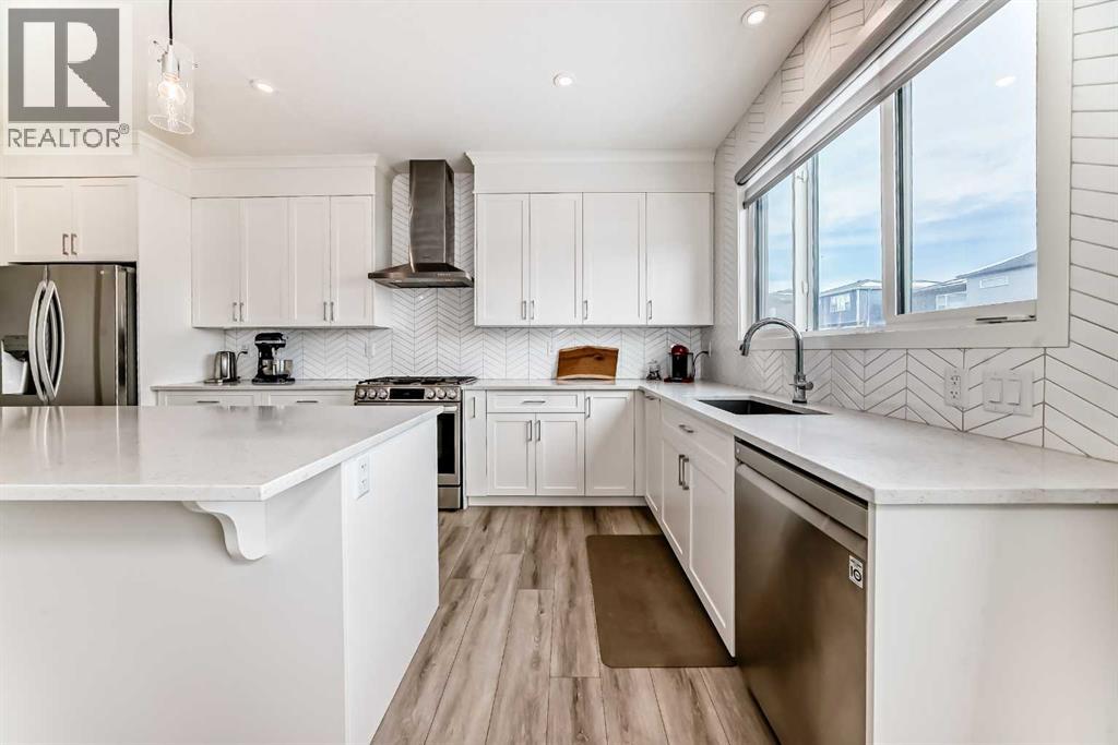 24 Royston Rise Nw, Calgary, Alberta  T3L 0J2 - Photo 3 - A2288187