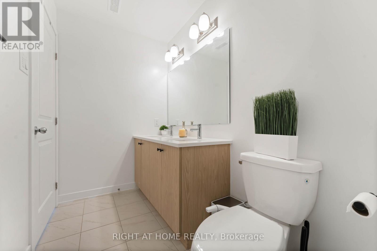 B - 380 Rolling Meadow Crescent, Ottawa, Ontario  K1W 0S1 - Photo 12 - X12836710