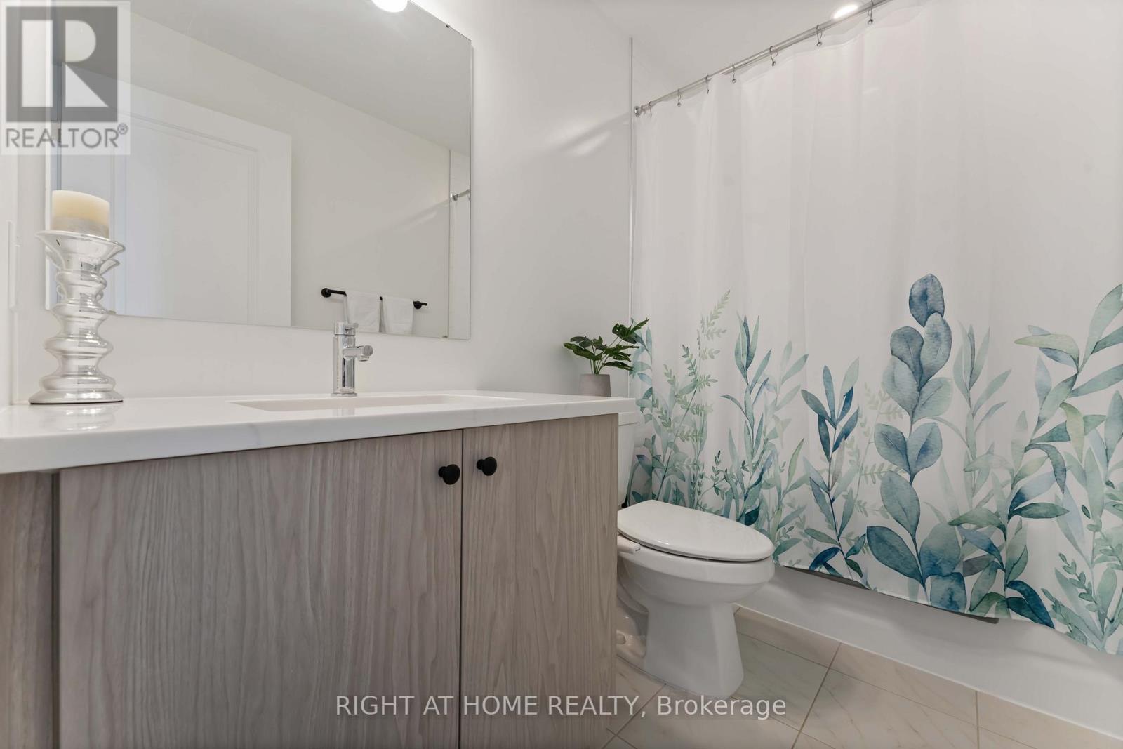 B - 380 Rolling Meadow Crescent, Ottawa, Ontario  K1W 0S1 - Photo 15 - X12836710