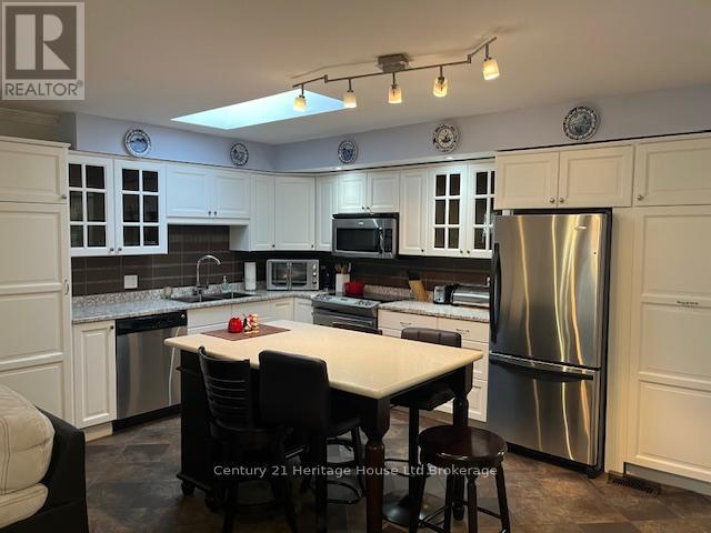 65 Edwin Crescent, Tillsonburg, Ontario  N4G 5H2 - Photo 10 - X12836616