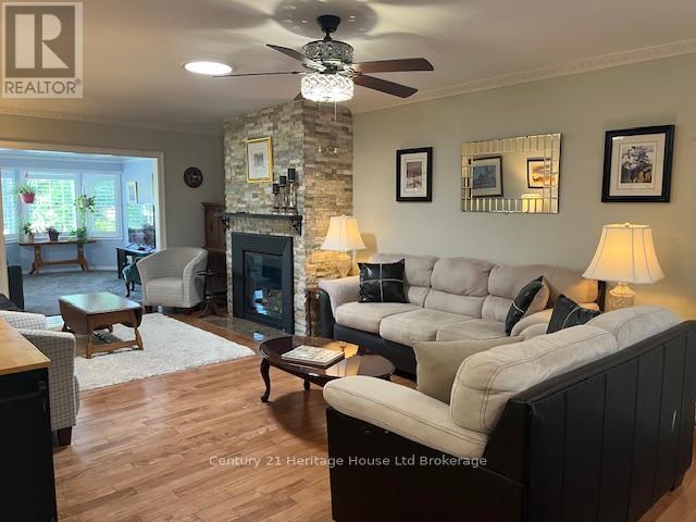 65 Edwin Crescent, Tillsonburg, Ontario  N4G 5H2 - Photo 12 - X12836616