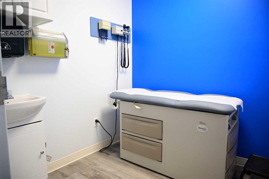 6108 Bowness Road Nw, Calgary, Alberta  T3B 0E1 - Photo 13 - A2086117