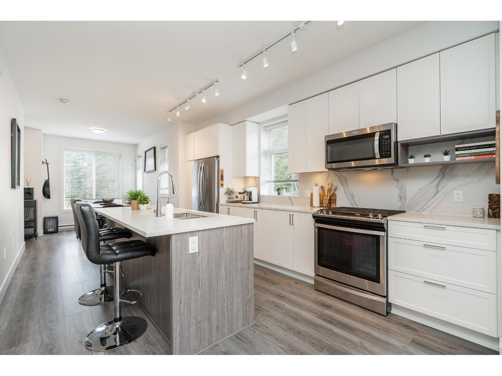 22 9718 161A STREET, Surrey, British Columbia