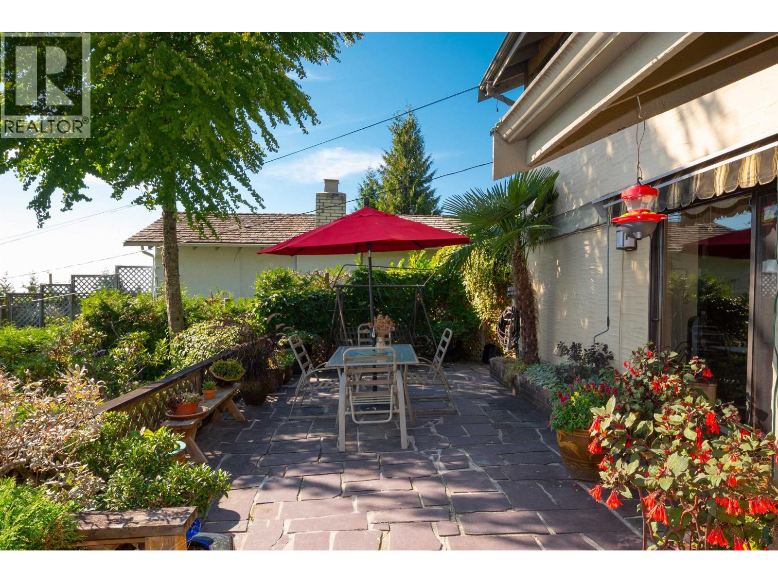 560 Craigmohr Drive, West Vancouver, British Columbia  V7S 1W9 - Photo 4 - R3085456