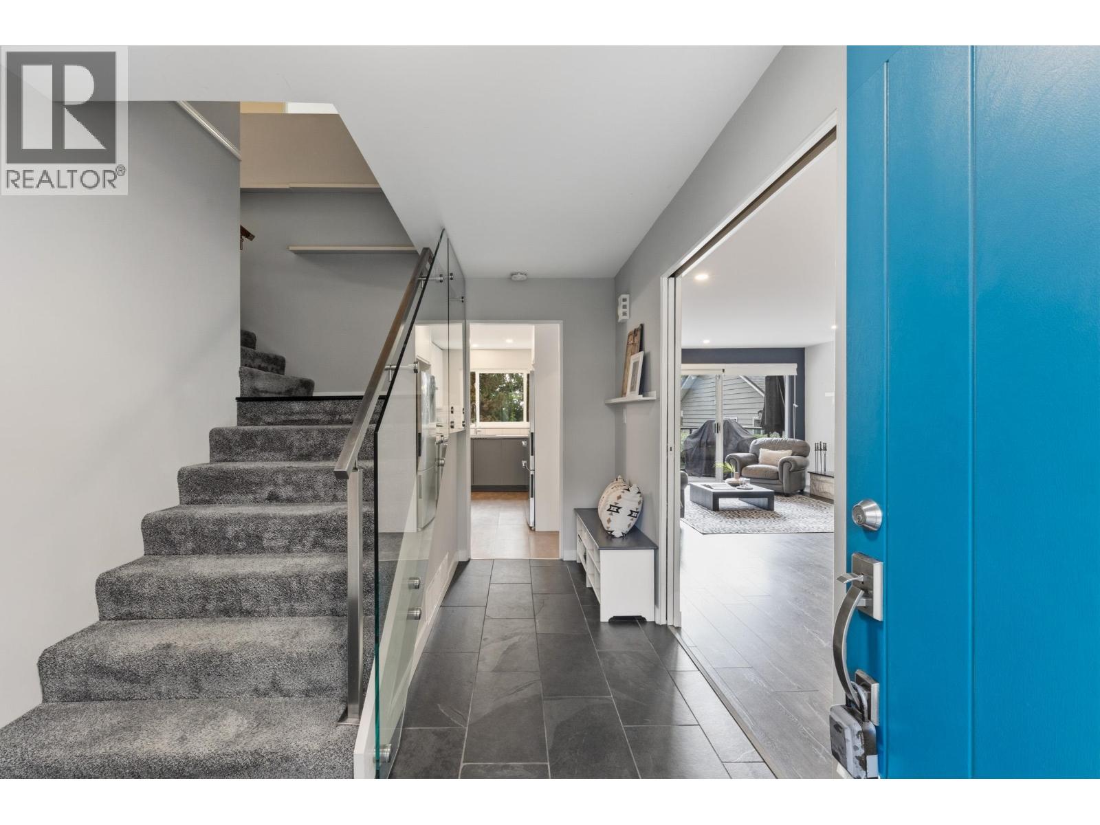 363 Dartmoor Drive, Coquitlam, British Columbia  V3K 5R6 - Photo 2 - R3094915