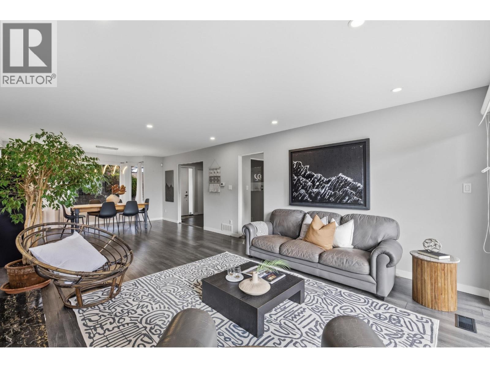 363 Dartmoor Drive, Coquitlam, British Columbia  V3K 5R6 - Photo 6 - R3094915